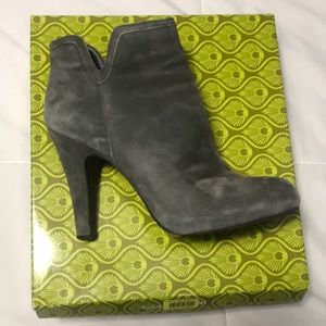 Gray Gianni Bini Kaycie boots